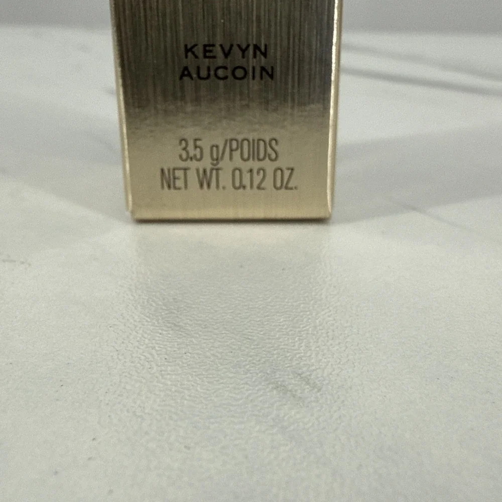 Kevyn Aucoin new never